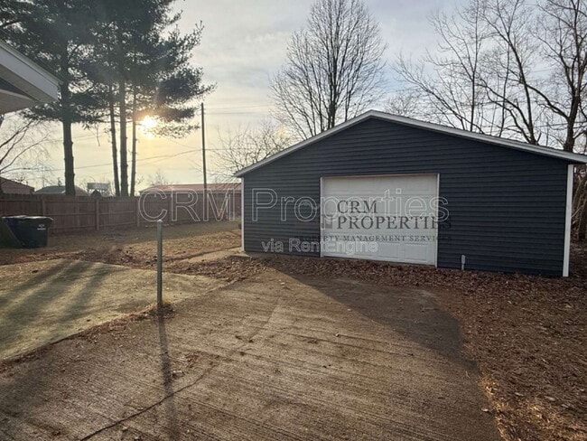 Building Photo - 5115 Arrowhead Blvd