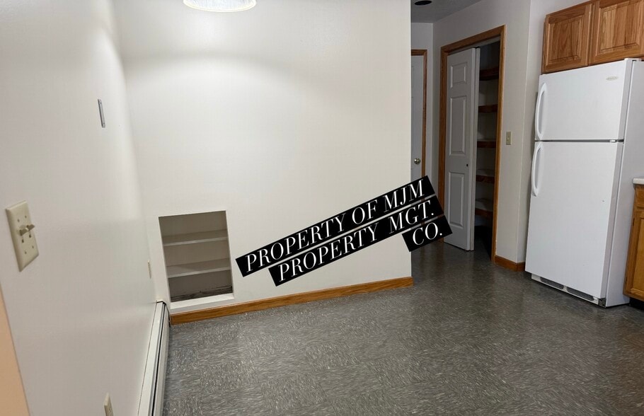 Building Photo - 26B Rochester St