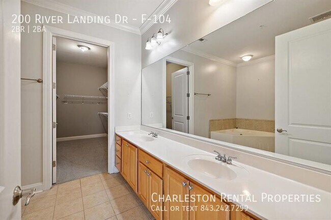 Building Photo - 200 River Landing Dr