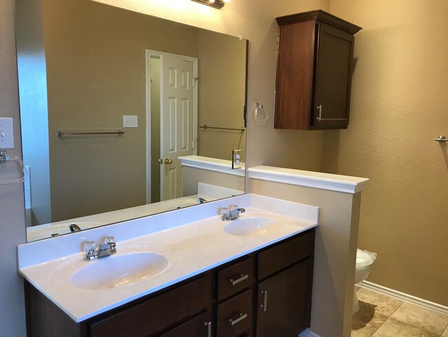 Master Bath W split master closets - 6524 Cold Water Dr