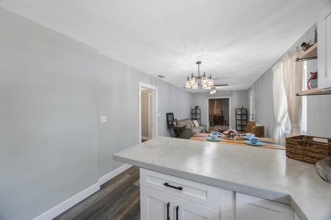 Building Photo - 1010 E Fern St