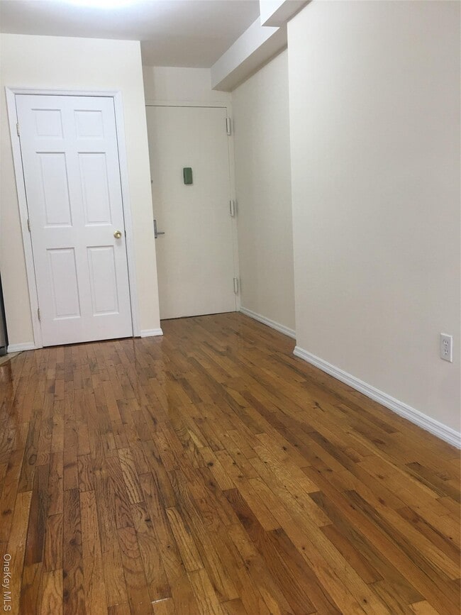 Building Photo - 141-44 84th Rd