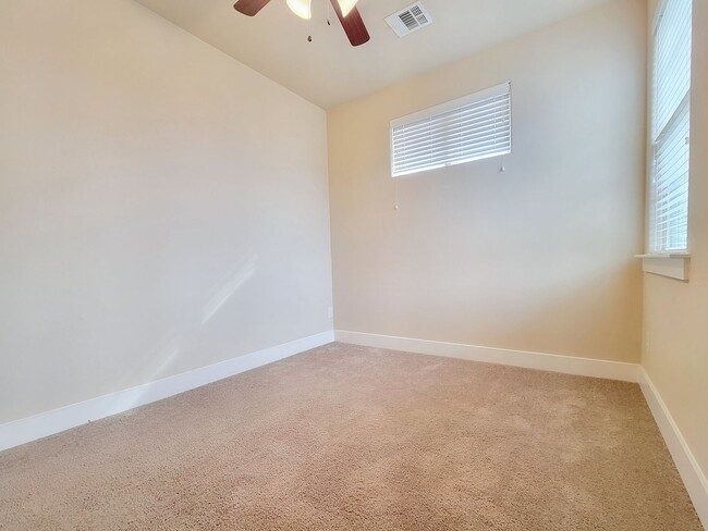 Building Photo - Gorgeous 3 BR/2.5 BA Single-Family Home in...