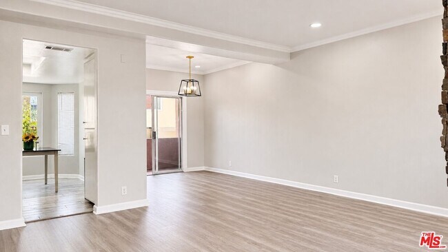 Building Photo - 14714 S Budlong Ave