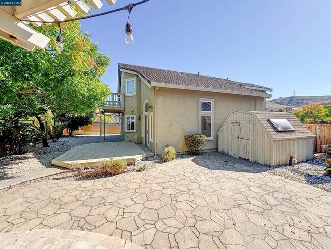 Building Photo - 115 Bermuda Ct