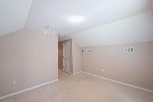 Building Photo - 10 Arbors Cir