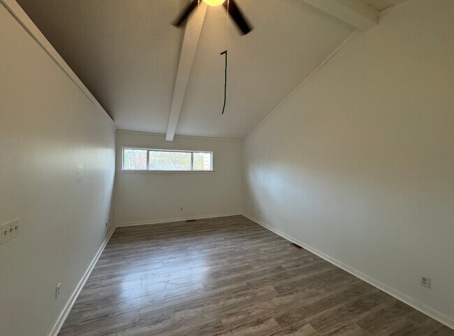 Building Photo - 229 St Luke Ct