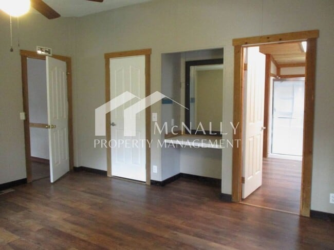 Building Photo - 3 Bedroom 2 Bath Home in Lakebay