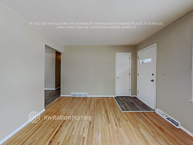 Building Photo - 1911 Adolphus St