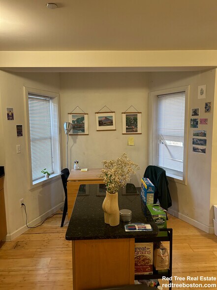 Building Photo - 461 Park Dr