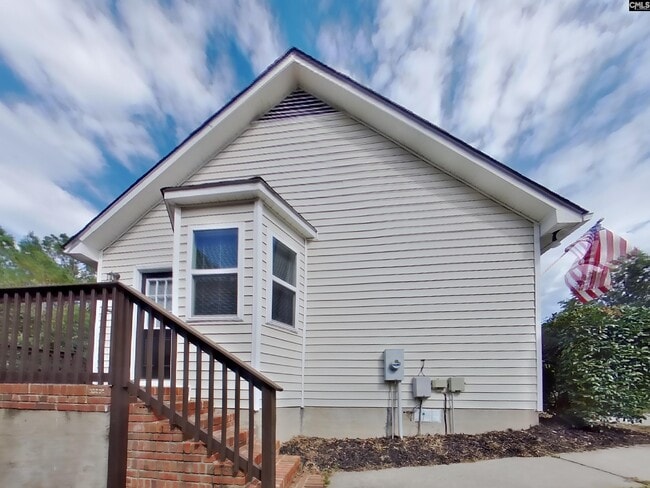Building Photo - 212 Stockland Rd
