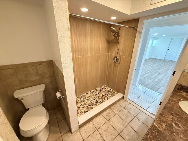 Building Photo - 4394 Pompano Dr SE