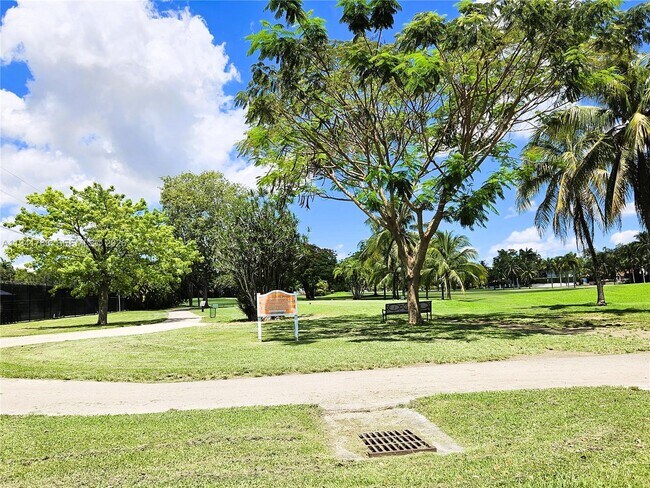 Building Photo - 104 Santander Ave