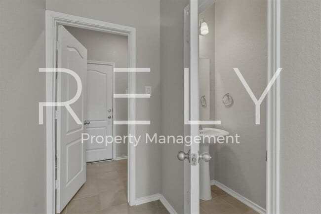 Building Photo - 140 Katie Elder Dr