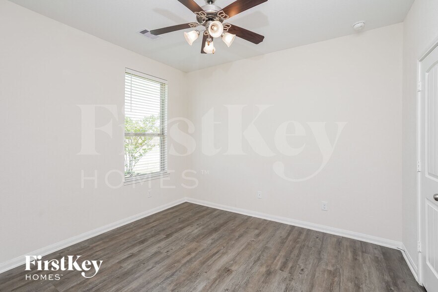 Building Photo - 118 White Wing Ln