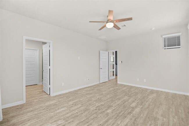 Building Photo - 9911 Brickhouse Dr