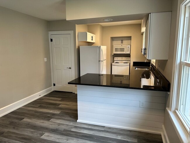 Building Photo - 2 bedroom house with a HUGE loft in Ellet