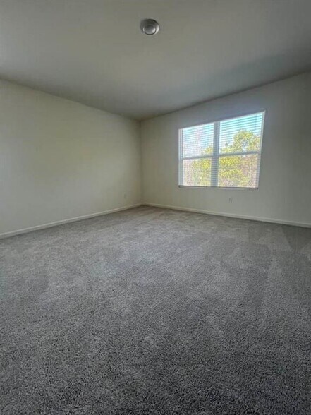 Building Photo - 111 Rivington Dr