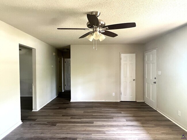 Building Photo - 1169 Sandy Beach Dr