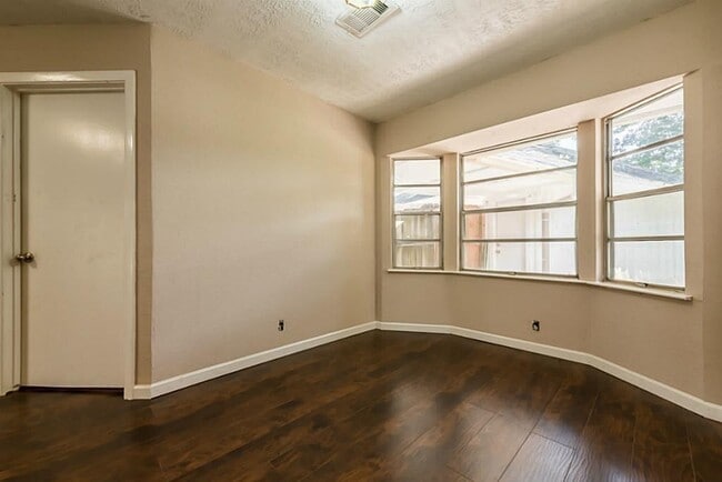 Building Photo - 630 Cherrybark Ln