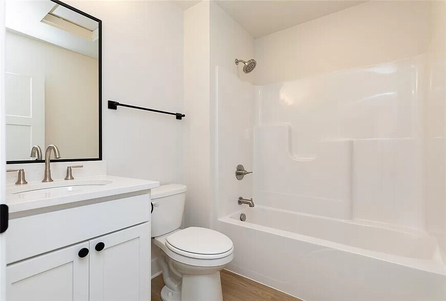 Building Photo - 2833 SW Prairie Trail Pky