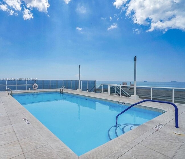 Building Photo - 2841 N Ocean Blvd