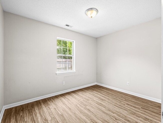 Building Photo - Foxhorn Village