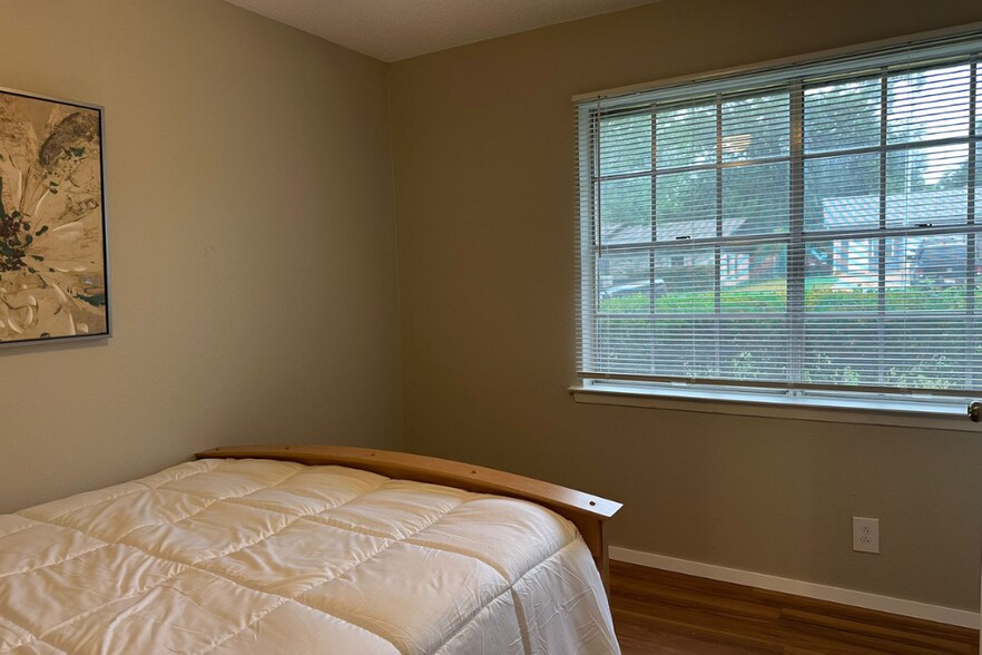 Building Photo - 1607 Sagebrush Trl