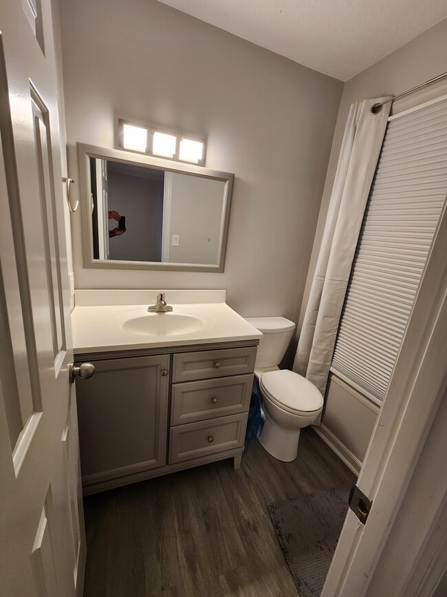 Master Bath - 117 Arcadia Ln