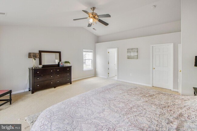 Building Photo - 115 Richard Dr SE