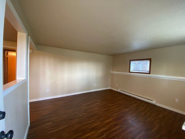 Building Photo - Great Spokane Valley Location-2 bed 1 bath...