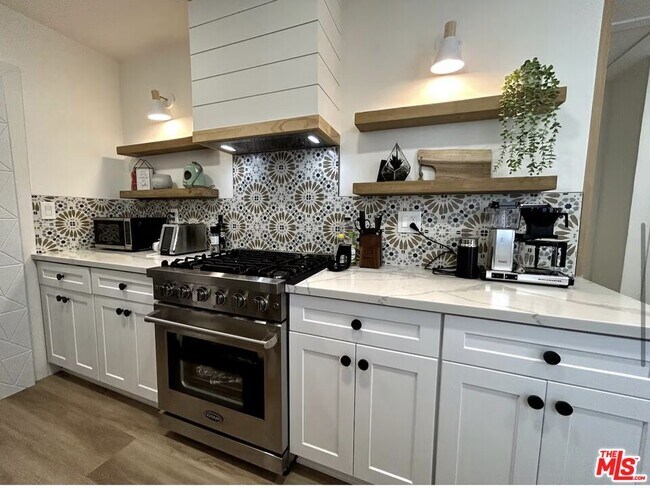 Building Photo - 5146 W 130th St