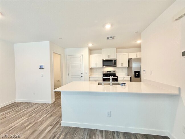 Building Photo - 9828 Maple Pass Ave