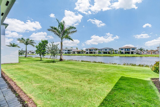 Building Photo - 9524 Riverside Pk Dr