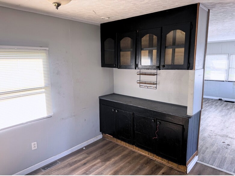 Building Photo - 661 N 19th St