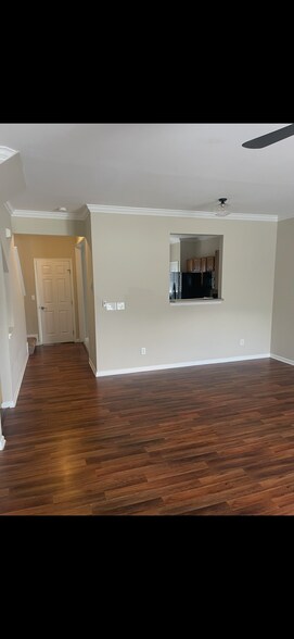 Building Photo - Room in Townhome on Reese Blvd W