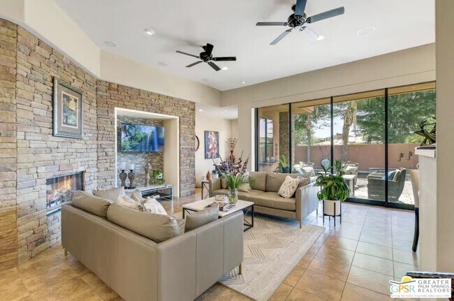 Building Photo - 79800 Vía Sin Cuidado