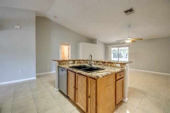 Building Photo - 2462 Nature Pointe Loop