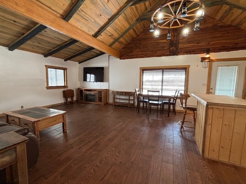 Building Photo - 162 Trail Dr