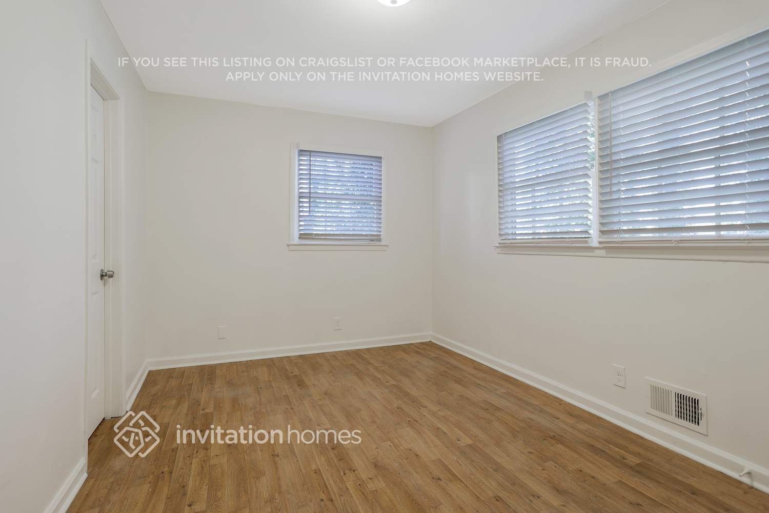 Building Photo - 2372 Oakridge Ct