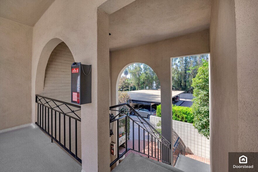 Building Photo - 535 S Orange Grove Blvd