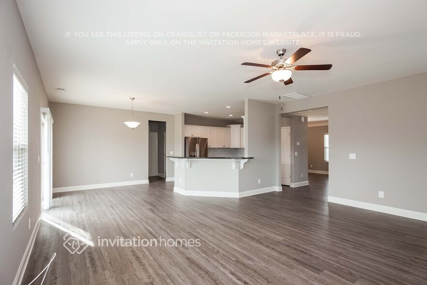 Building Photo - 5360 Roberta Crossing Dr