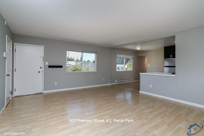 Building Photo - 903 Fremont St