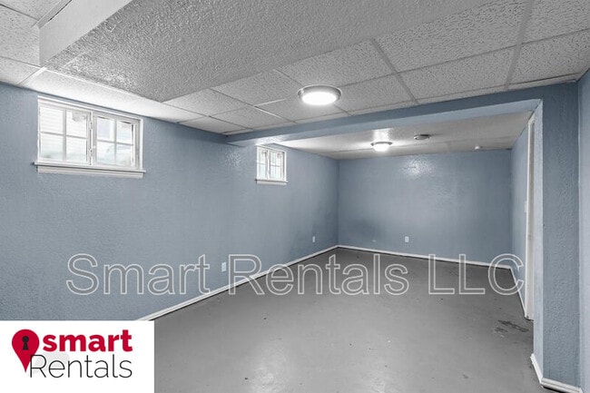 Building Photo - 1210 St Richard Dr