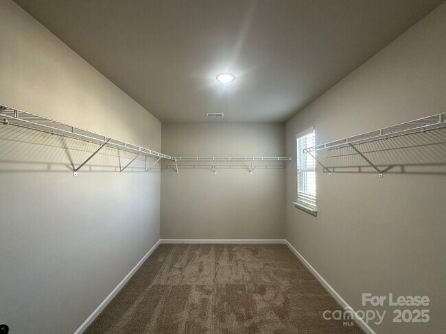 Building Photo - 9050 Stoney Waters Ct