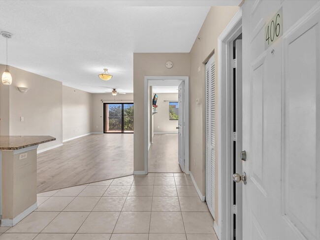 Building Photo - 2105 Lavers Cir