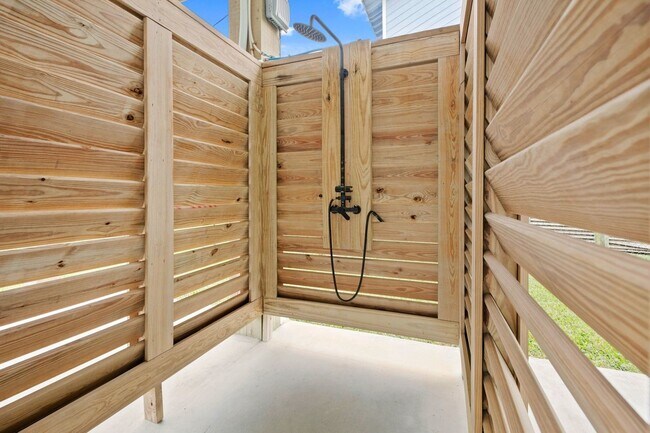 Building Photo - 16713 Moby Dick