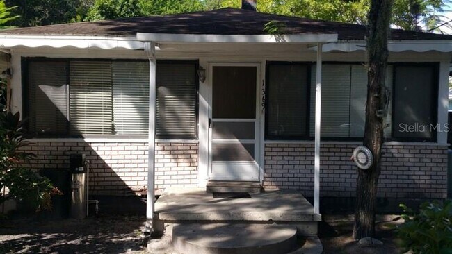 Building Photo - Cozy 3 bedroom, 1 bath for rent near downt...