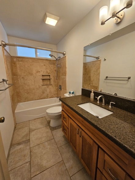 Building Photo - 15-1331-1331 24th Ave