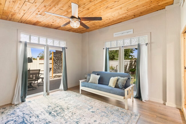 Building Photo - Terra Cotta